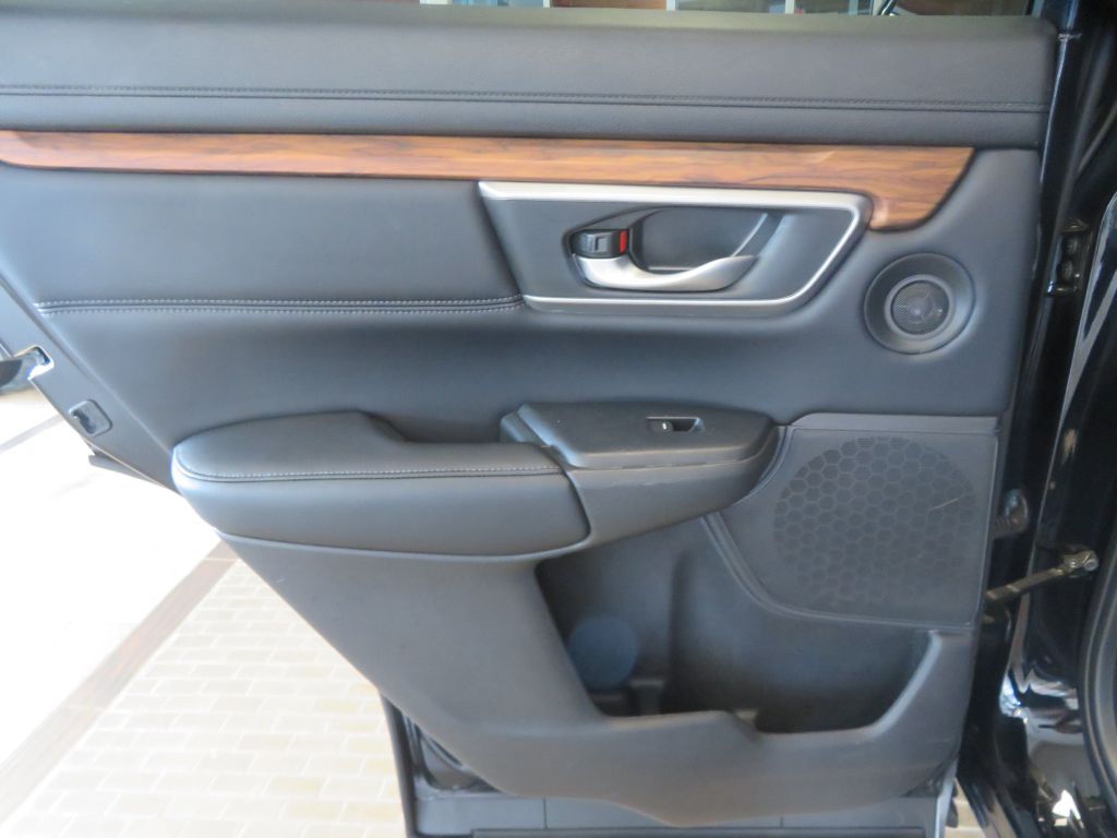 Photo 17 of this HONDA CR-V