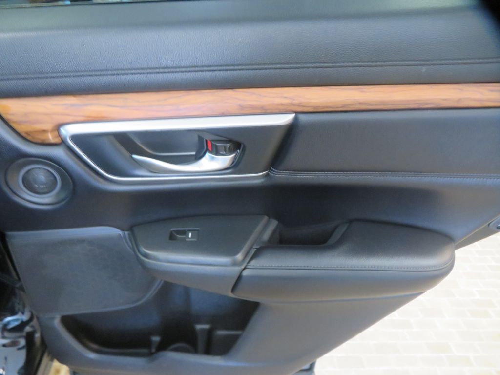 Photo 21 of this HONDA CR-V