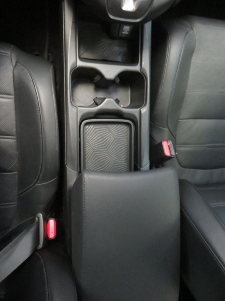 Photo 43 of this HONDA CR-V
