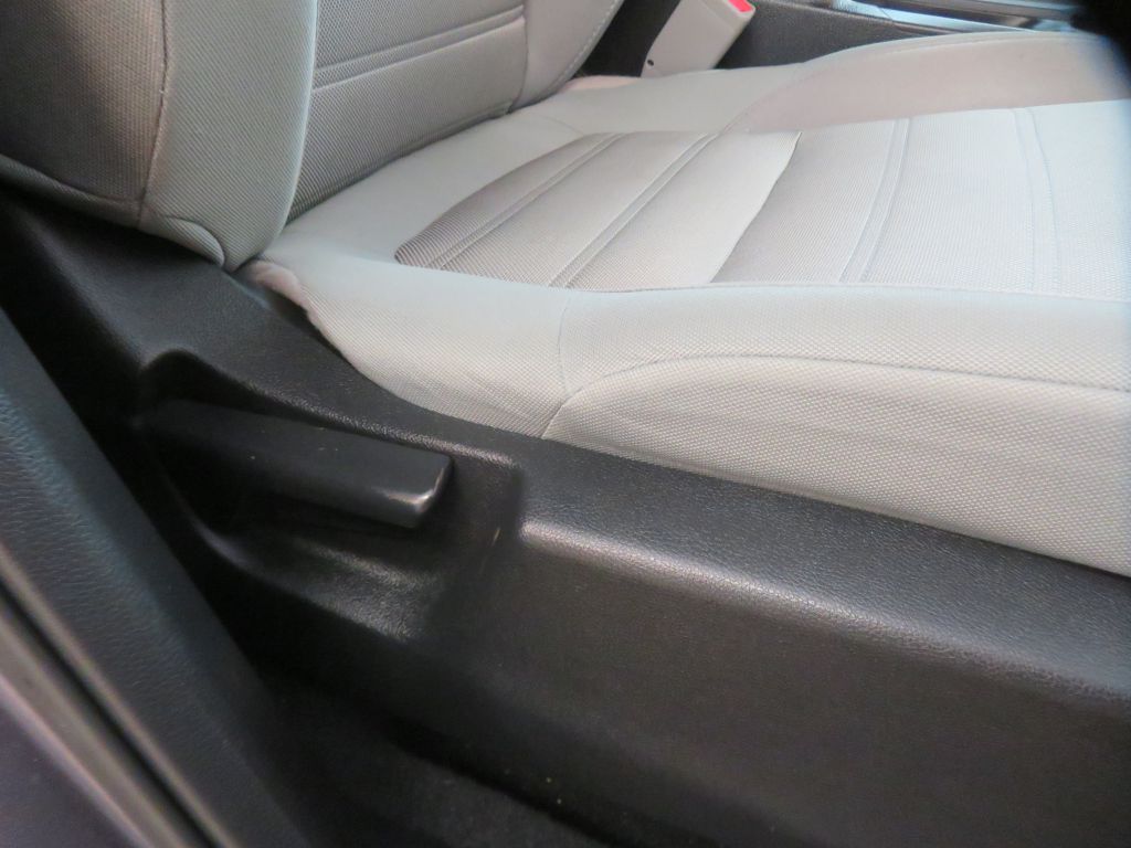 Photo 26 of this HONDA CR-V