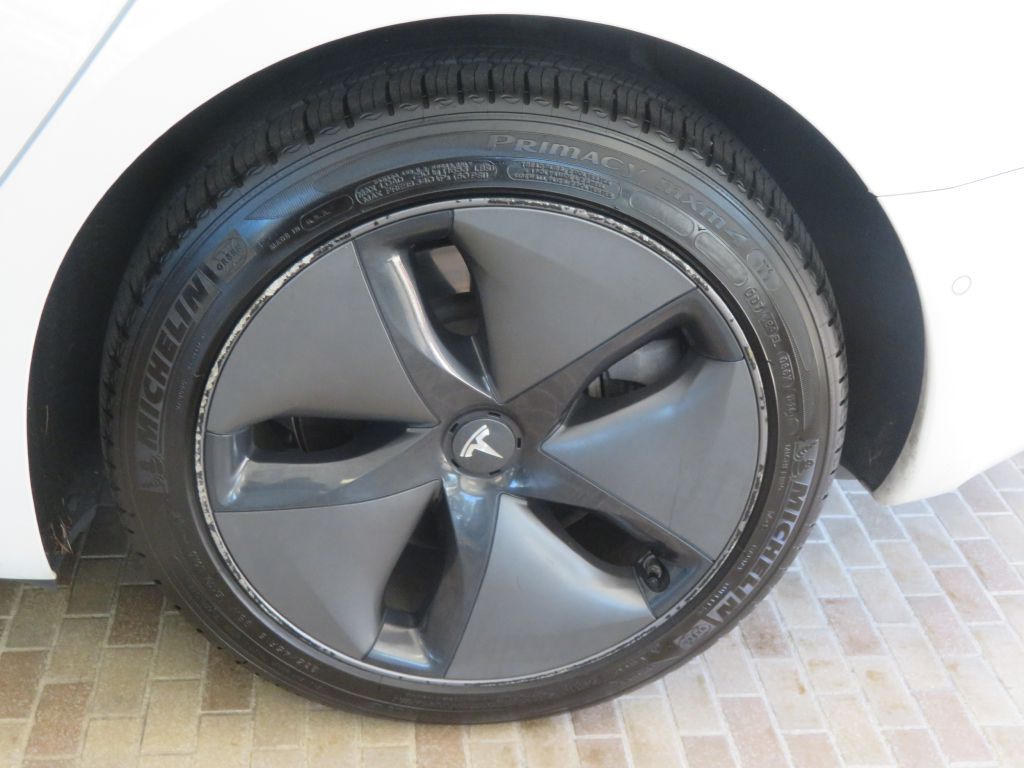 Photo 8 of this TESLA MODEL 3