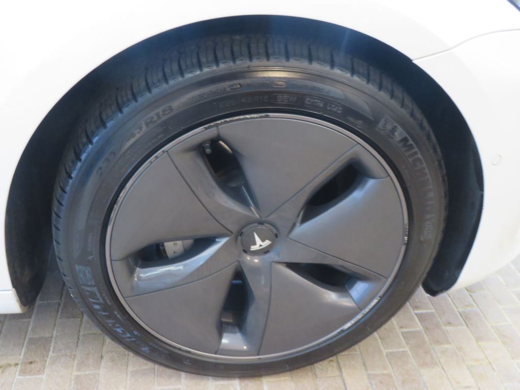 Photo 10 of this TESLA MODEL 3