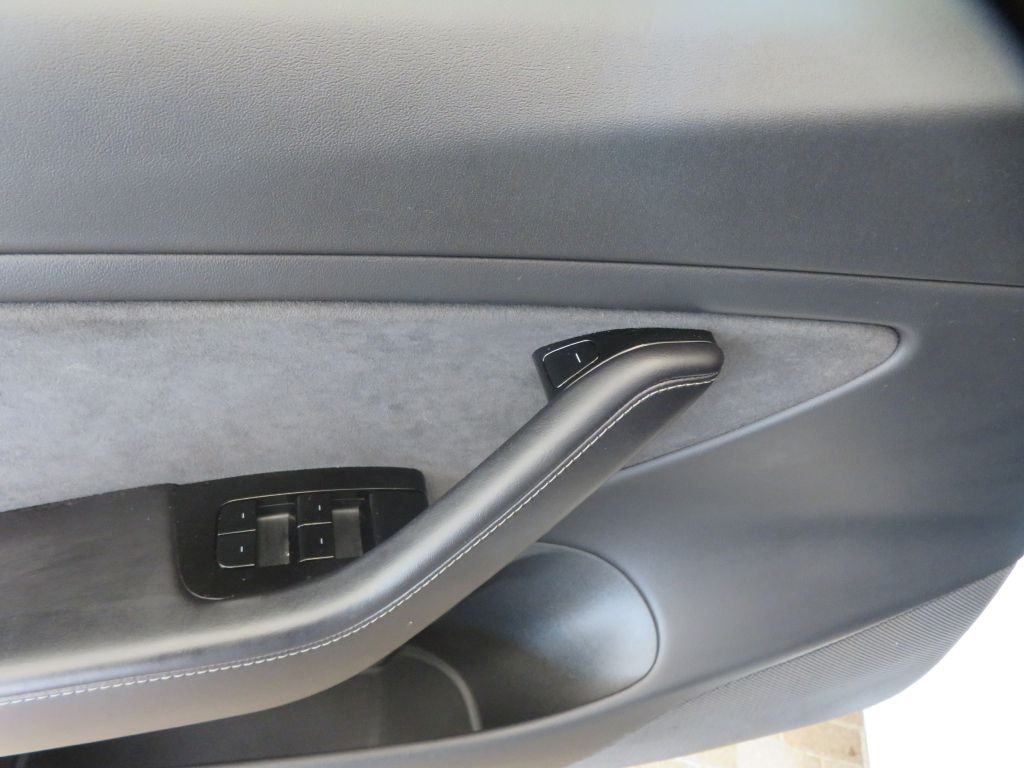 Photo 14 of this TESLA MODEL 3