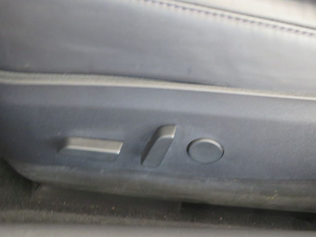 Photo 16 of this TESLA MODEL 3