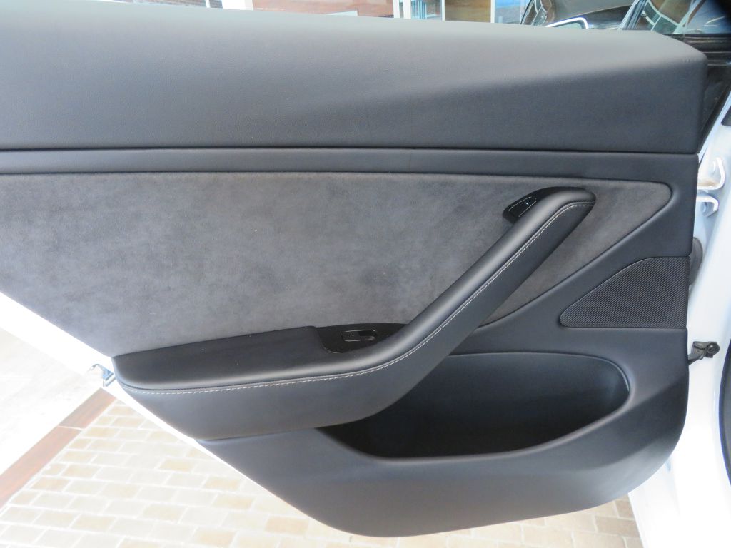 Photo 18 of this TESLA MODEL 3