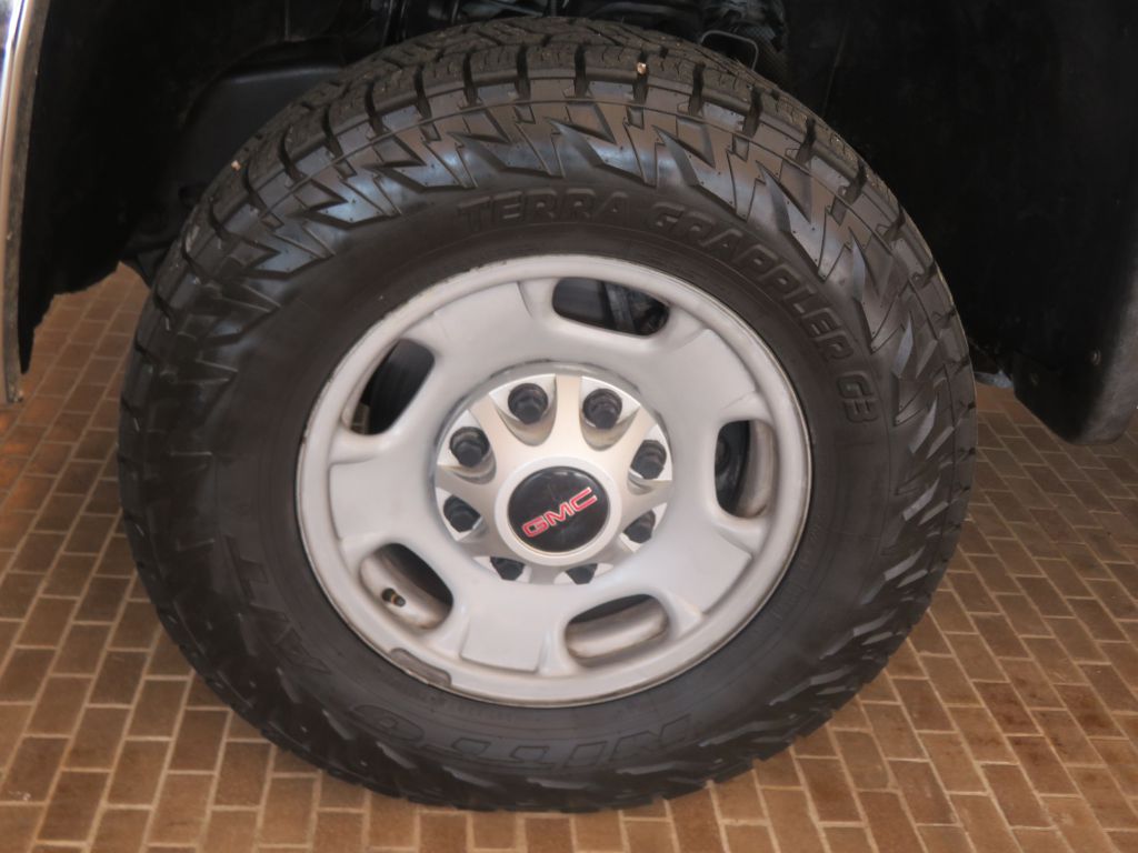 Photo 7 of this GMC SIERRA 2500