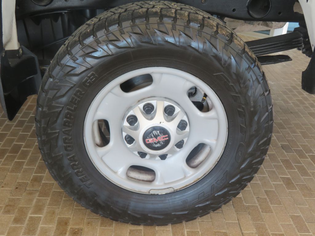 Photo 8 of this GMC SIERRA 2500