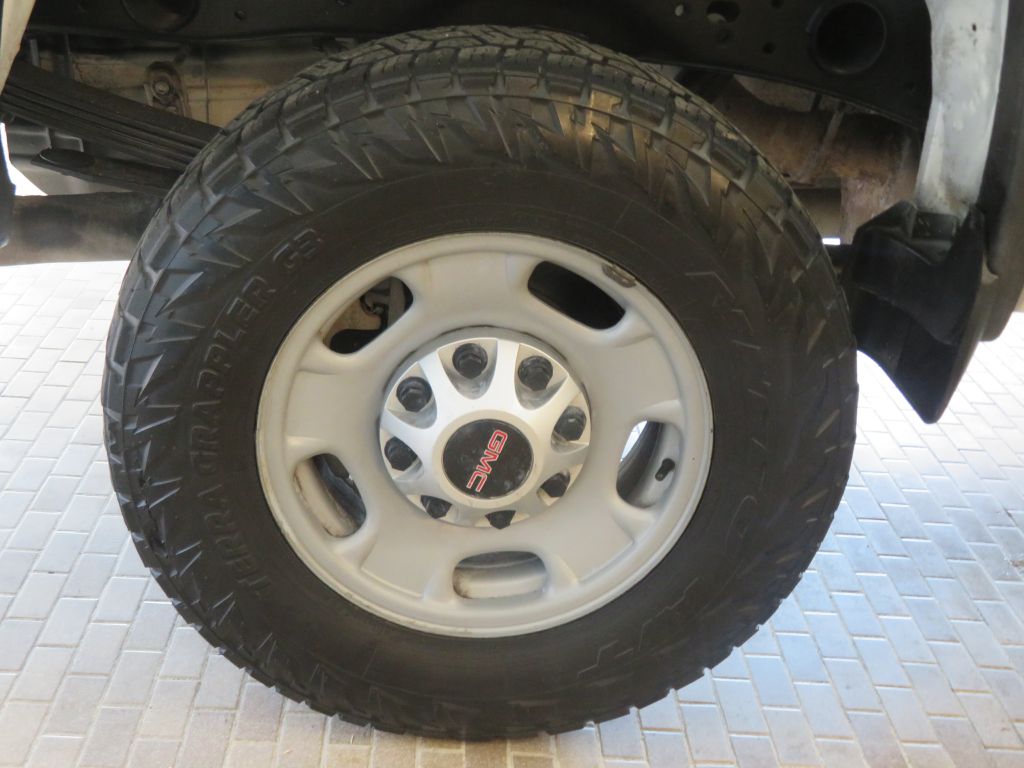 Photo 9 of this GMC SIERRA 2500
