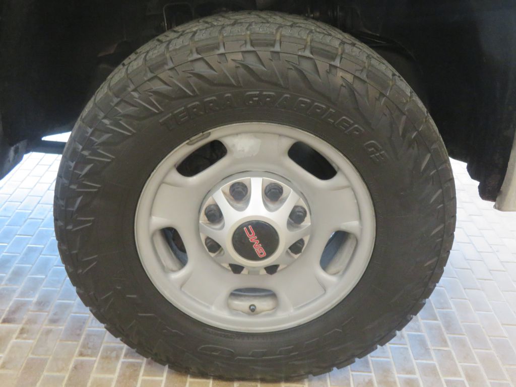 Photo 10 of this GMC SIERRA 2500