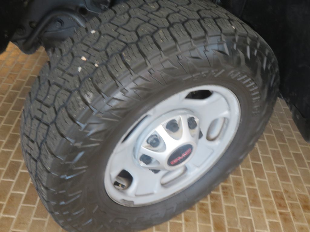 Photo 11 of this GMC SIERRA 2500