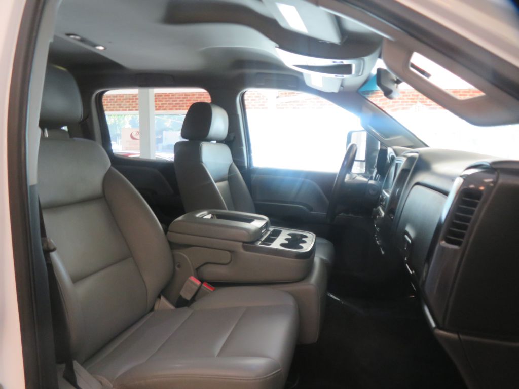 Photo 26 of this GMC SIERRA 2500