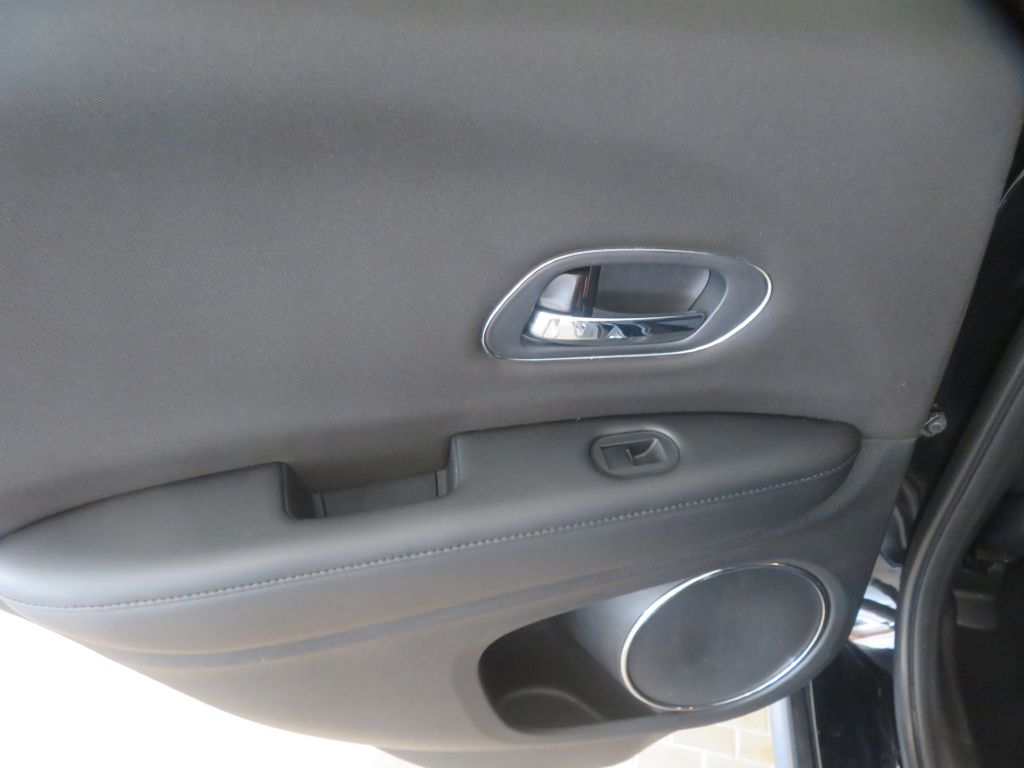 Photo 18 of this HONDA HR-V