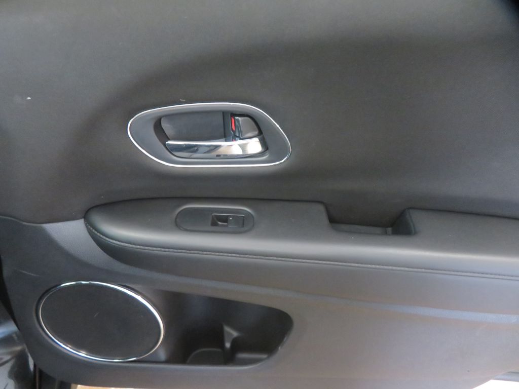 Photo 24 of this HONDA HR-V