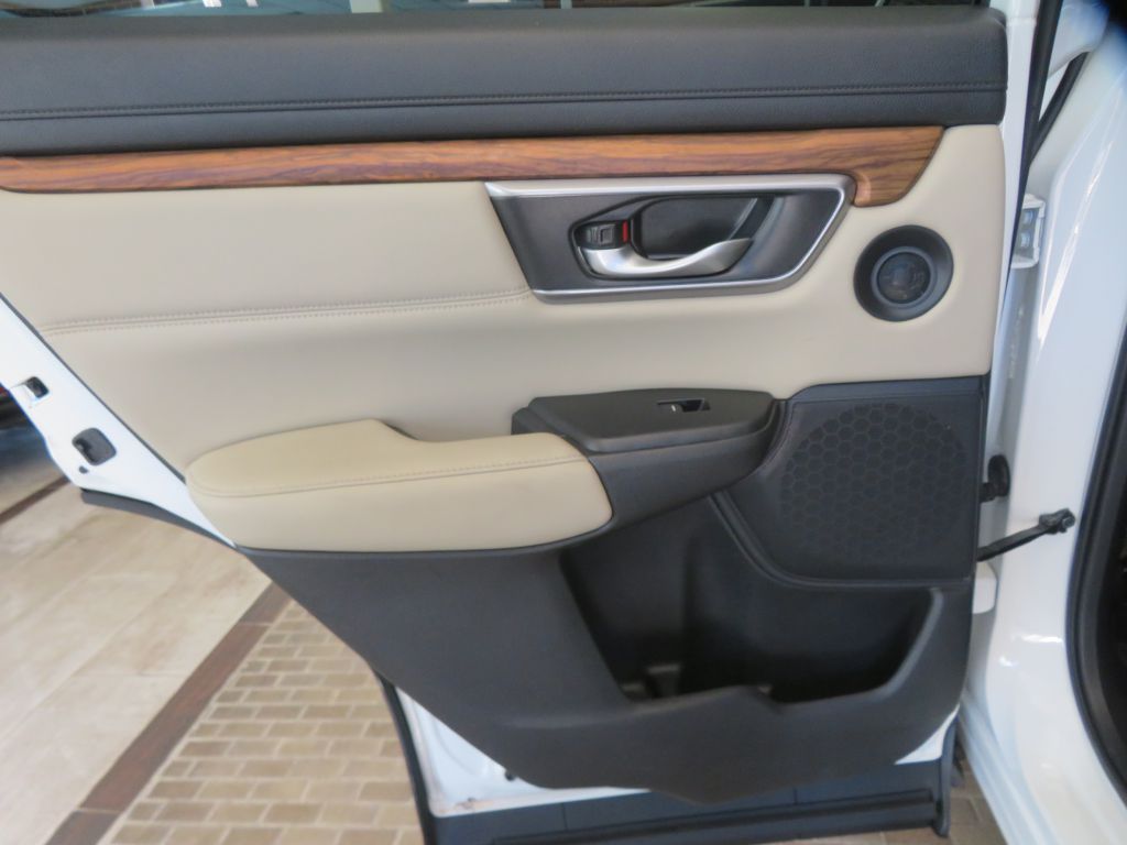 Photo 17 of this HONDA CR-V