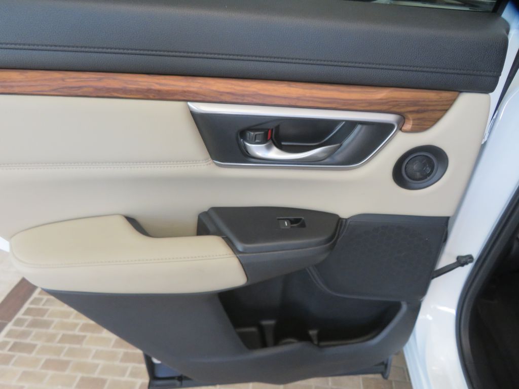 Photo 18 of this HONDA CR-V