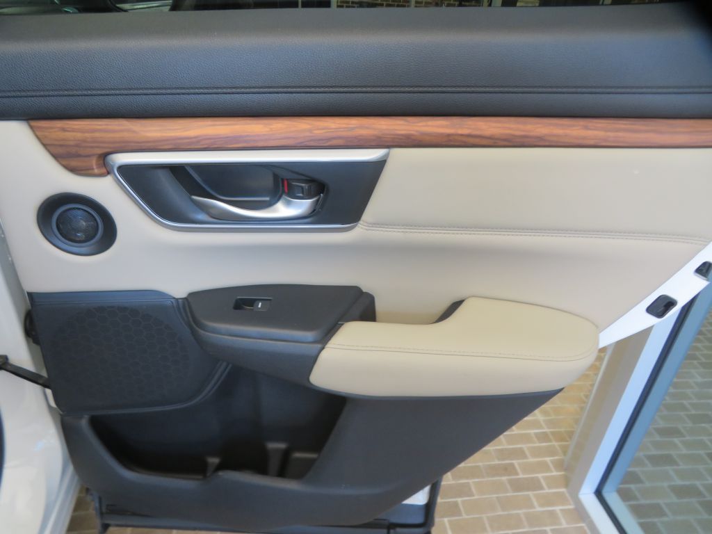 Photo 24 of this HONDA CR-V