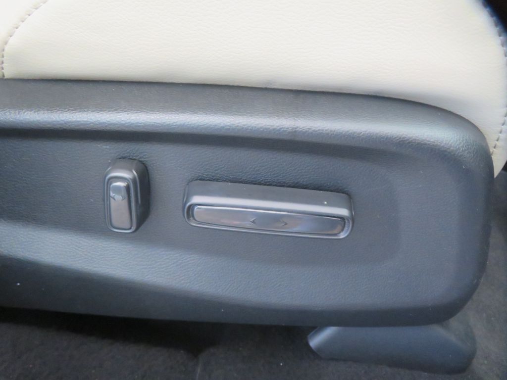 Photo 29 of this HONDA CR-V