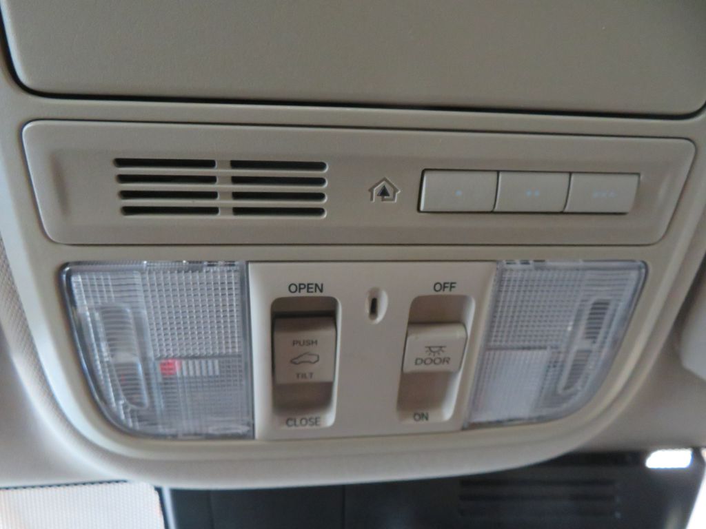 Photo 48 of this HONDA CR-V