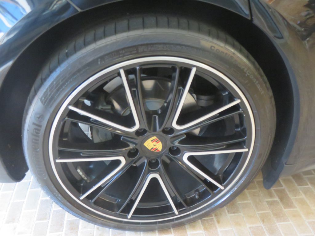 Photo 9 of this PORSCHE PANAMERA