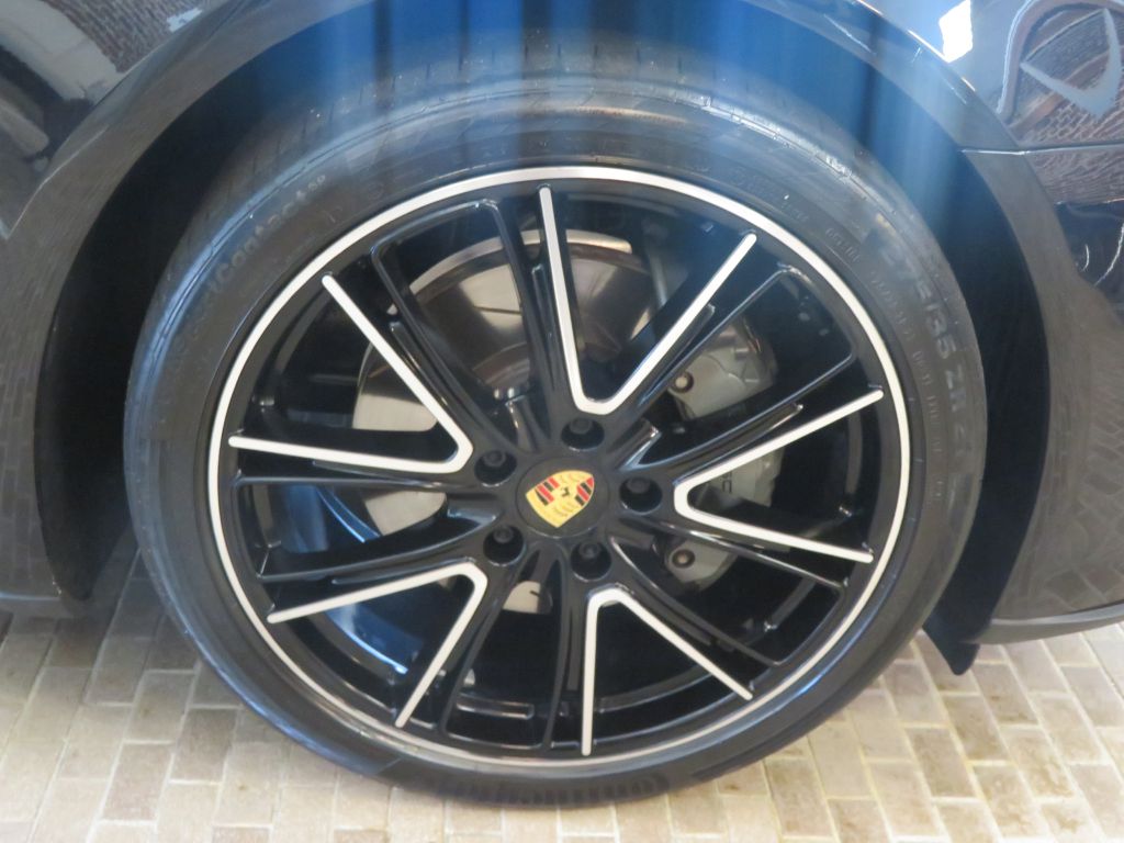 Photo 10 of this PORSCHE PANAMERA