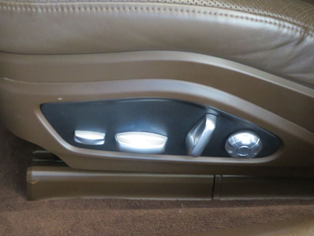Photo 16 of this PORSCHE PANAMERA