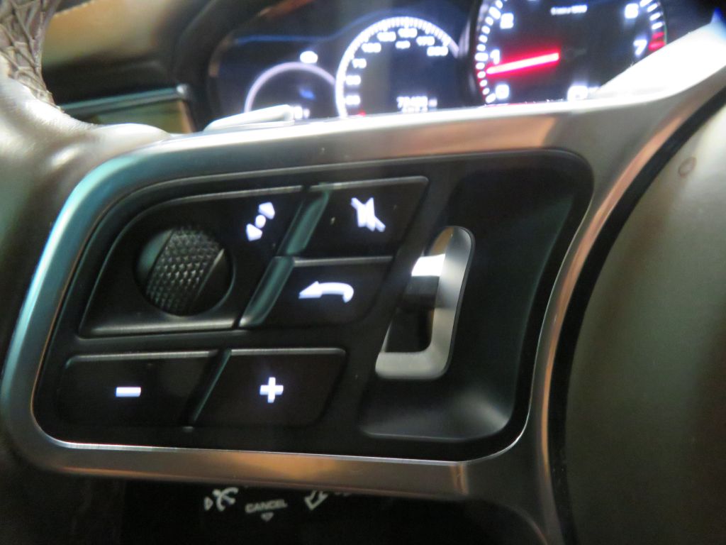 Photo 36 of this PORSCHE PANAMERA