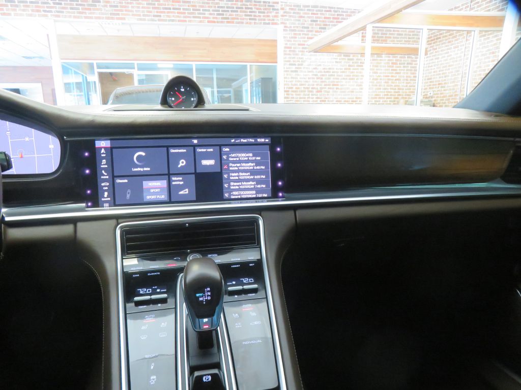 Photo 39 of this PORSCHE PANAMERA