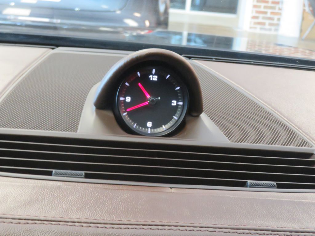 Photo 46 of this PORSCHE PANAMERA