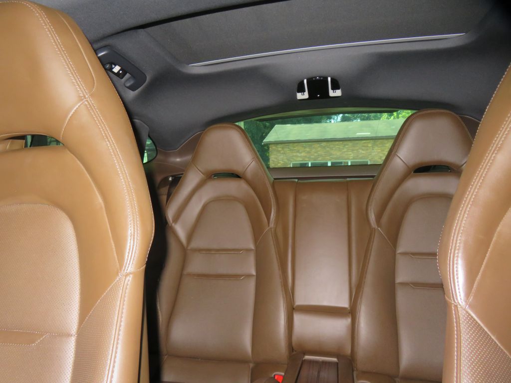 Photo 52 of this PORSCHE PANAMERA