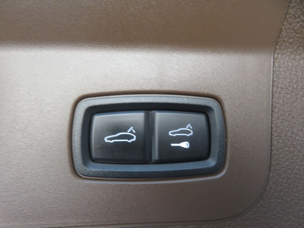 Photo 57 of this PORSCHE PANAMERA