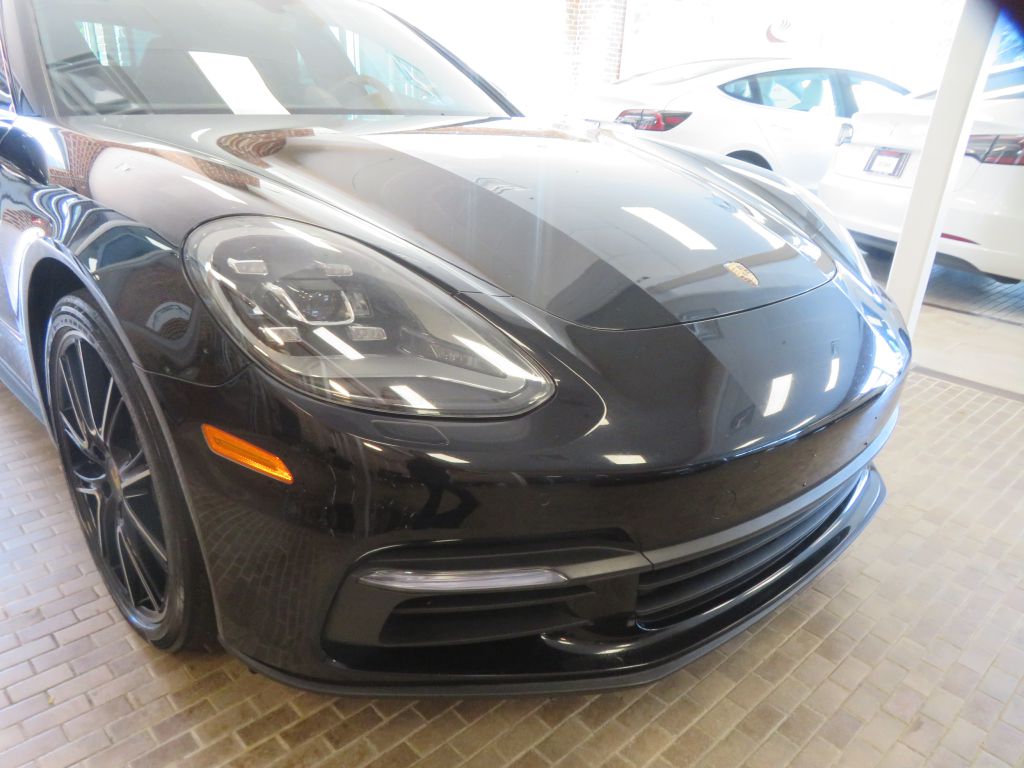 Photo 65 of this PORSCHE PANAMERA