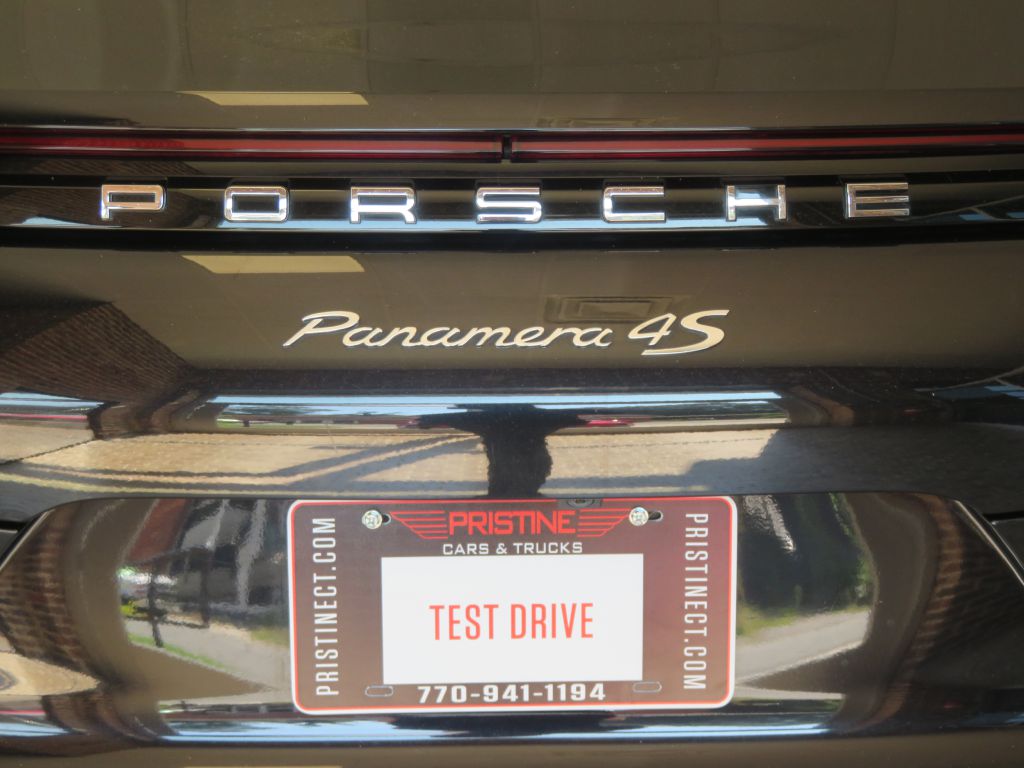Photo 69 of this PORSCHE PANAMERA