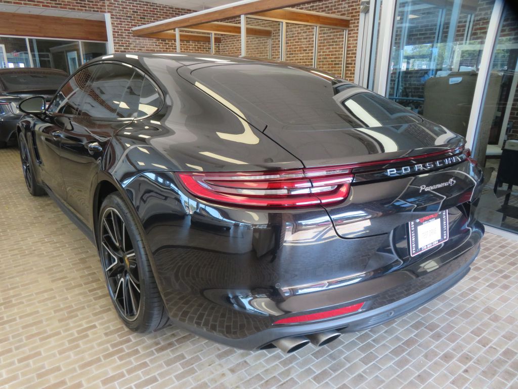 Photo 73 of this PORSCHE PANAMERA