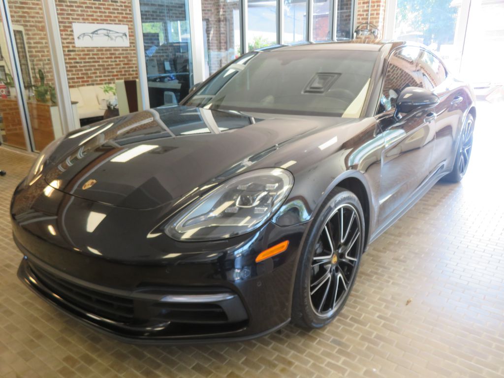 Photo 78 of this PORSCHE PANAMERA