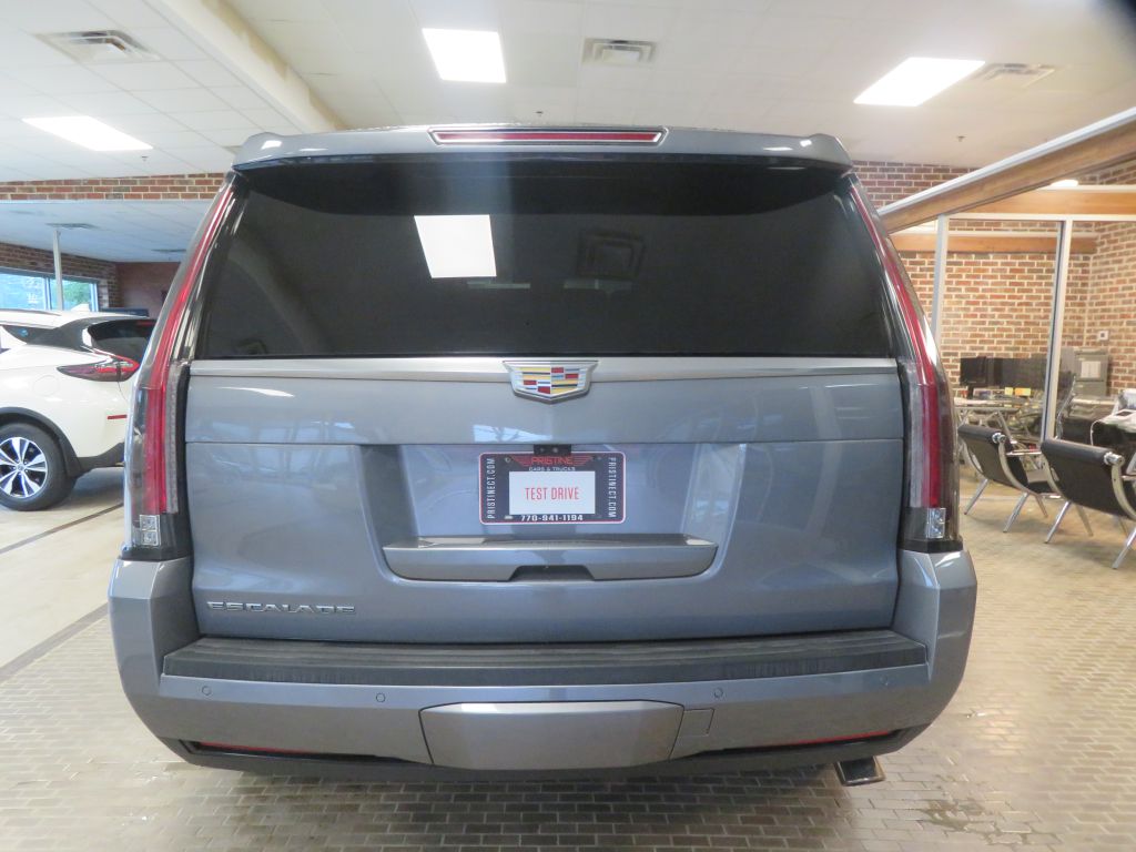 Photo 5 of this CADILLAC ESCALADE