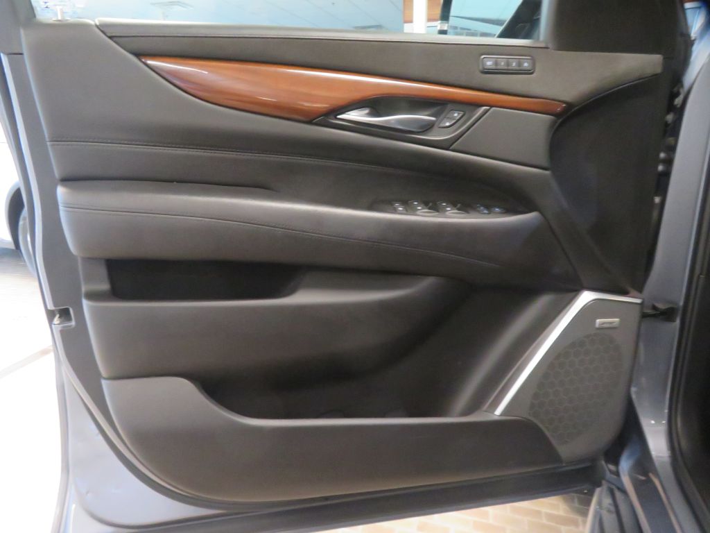Photo 13 of this CADILLAC ESCALADE