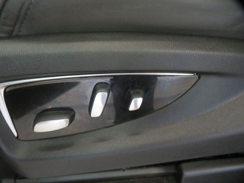 Photo 16 of this CADILLAC ESCALADE