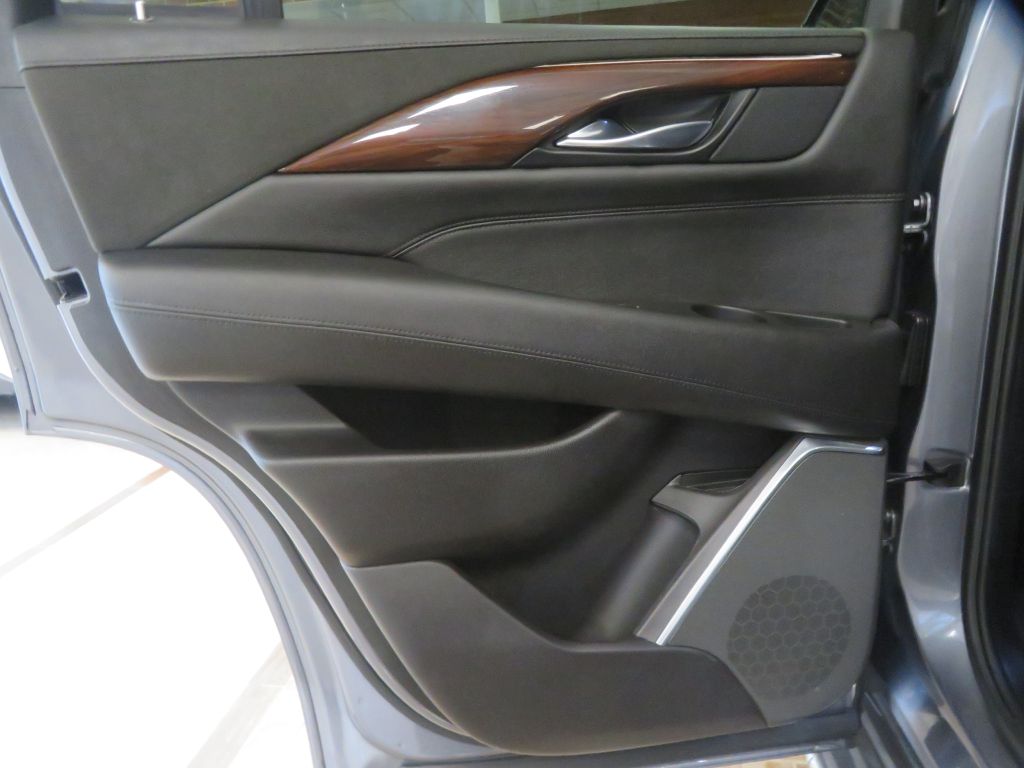 Photo 18 of this CADILLAC ESCALADE