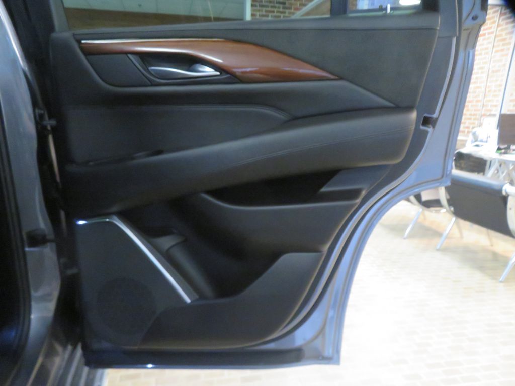 Photo 22 of this CADILLAC ESCALADE