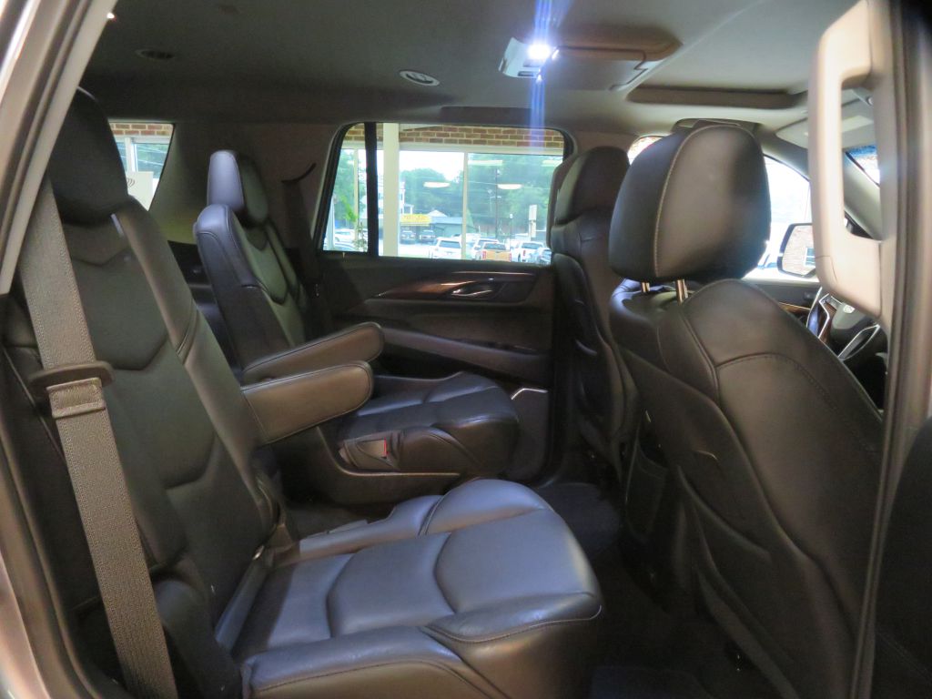 Photo 24 of this CADILLAC ESCALADE