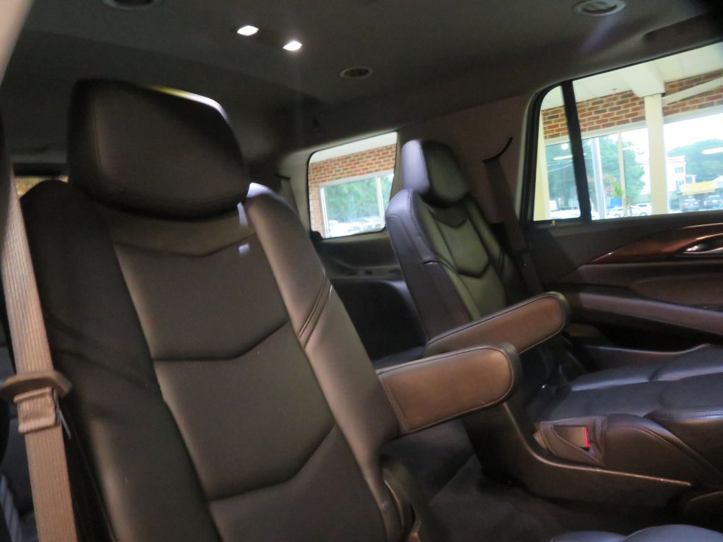 Photo 26 of this CADILLAC ESCALADE