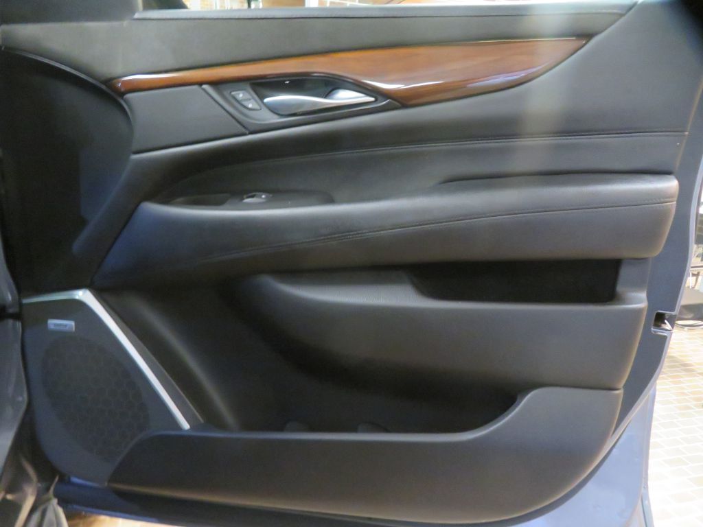 Photo 28 of this CADILLAC ESCALADE