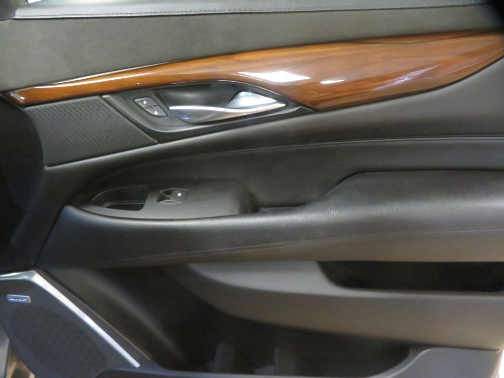 Photo 29 of this CADILLAC ESCALADE