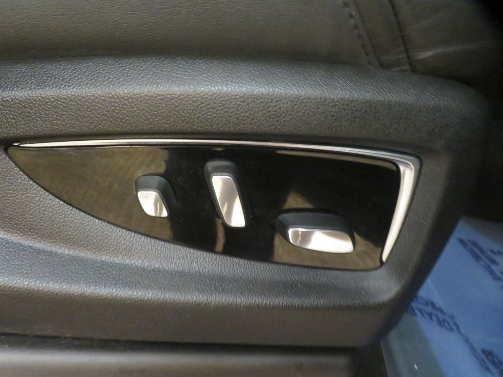 Photo 31 of this CADILLAC ESCALADE