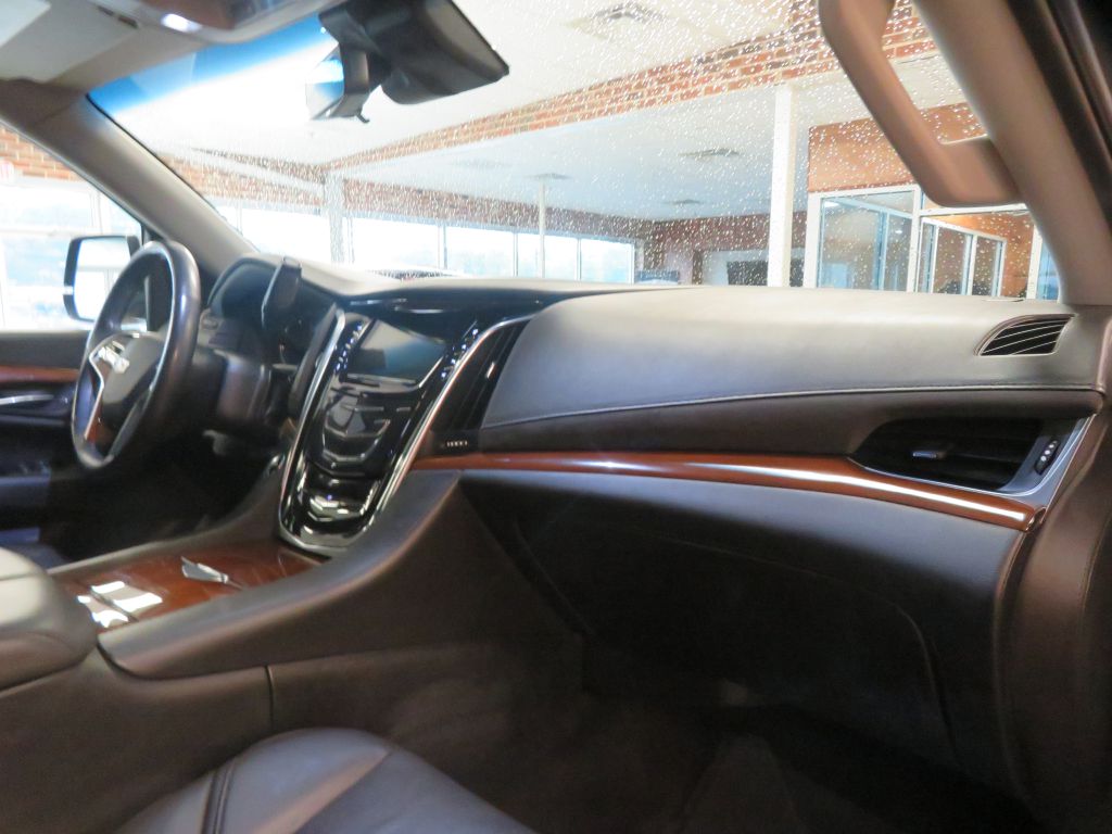 Photo 33 of this CADILLAC ESCALADE