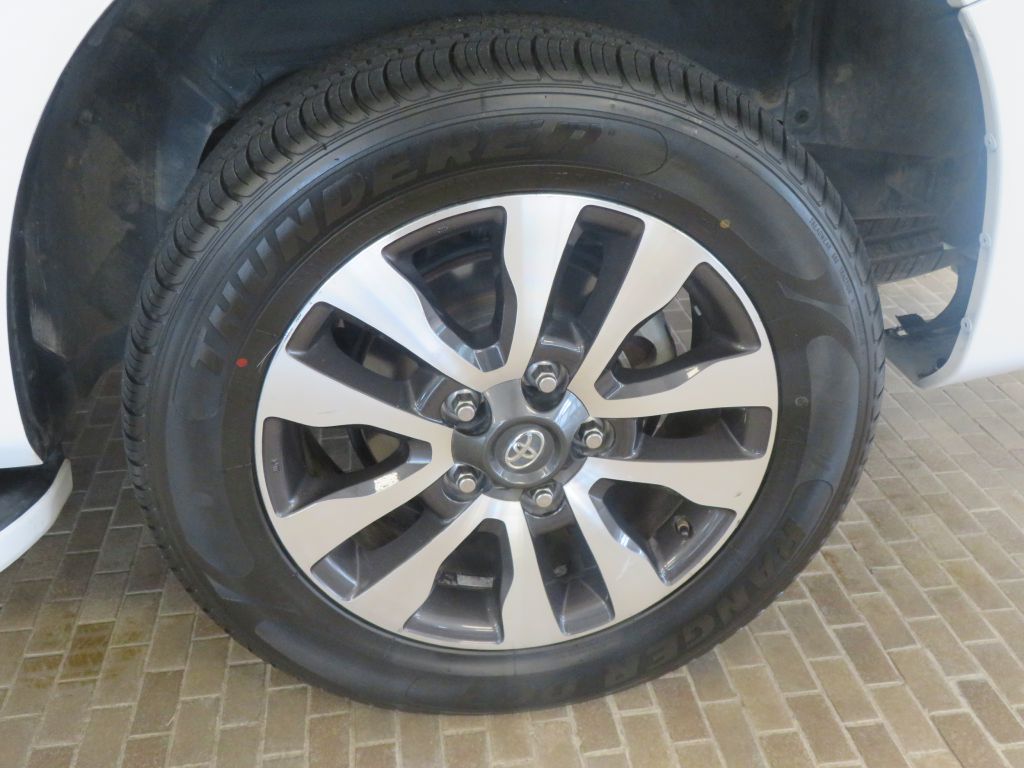 Photo 8 of this TOYOTA SEQUOIA