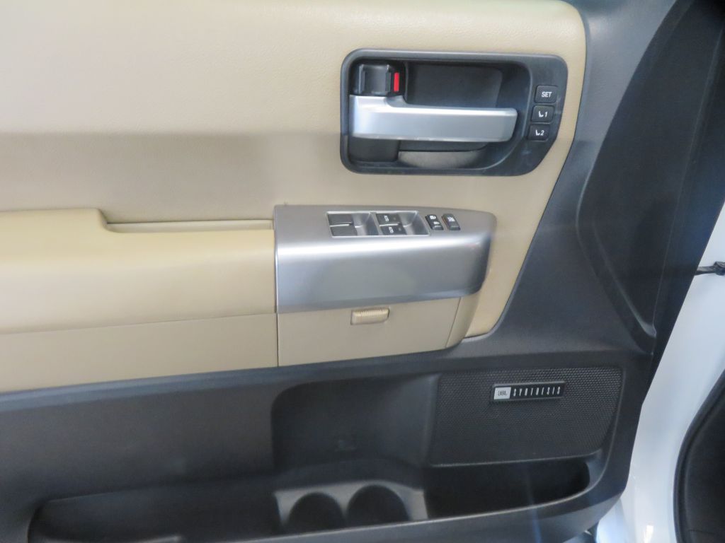 Photo 14 of this TOYOTA SEQUOIA