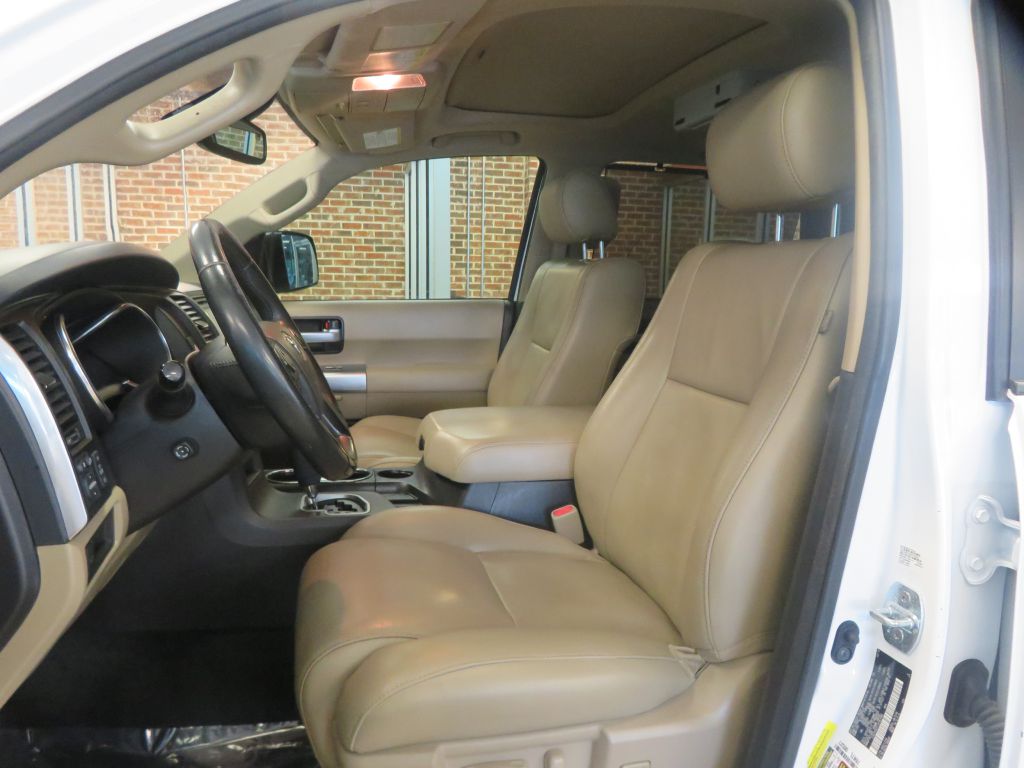 Photo 15 of this TOYOTA SEQUOIA