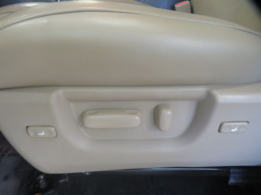 Photo 16 of this TOYOTA SEQUOIA