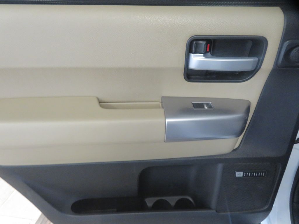 Photo 18 of this TOYOTA SEQUOIA
